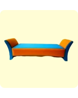 Кушетка с подлокотниками, изображение 1